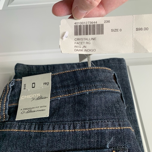 NWT Chico’s Platinum Jeans Sz 4 small - Picture 2 of 6